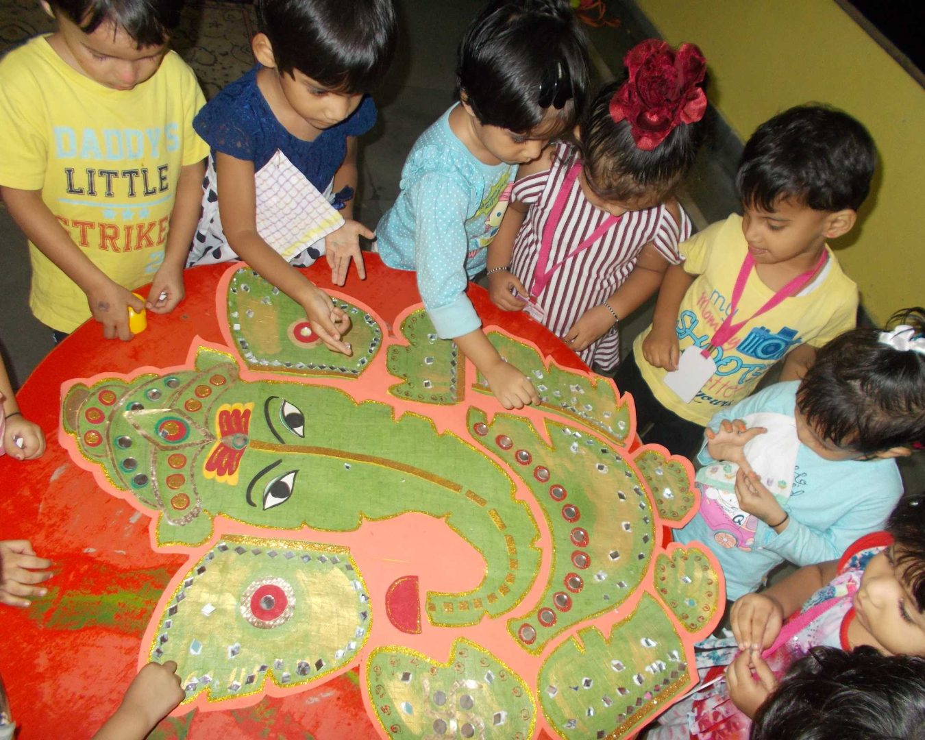 Gripping and Pasting Tiny Mirrors – Aryan Kids World Gripping and Pasting Tiny Mirrors - Aryan Kids World