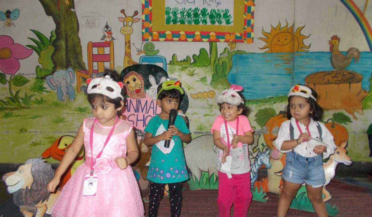 Stage story narration – Aryan Kids World Stage story narration - Aryan Kids World