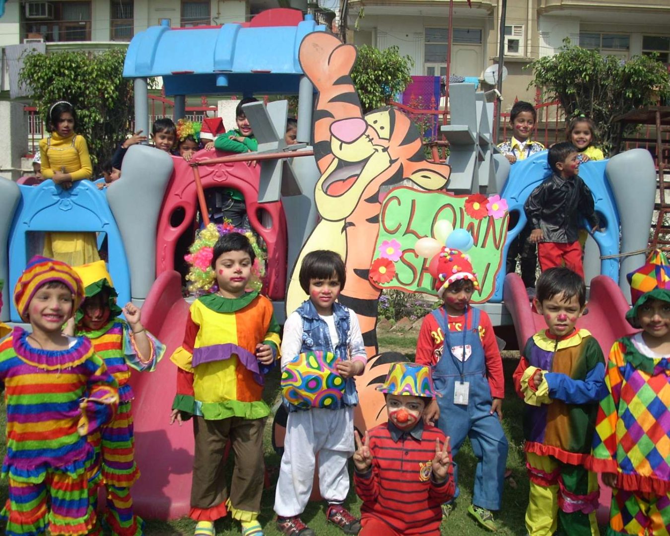 Clown Show – Aryan Kids World Clown Show - Aryan Kids World