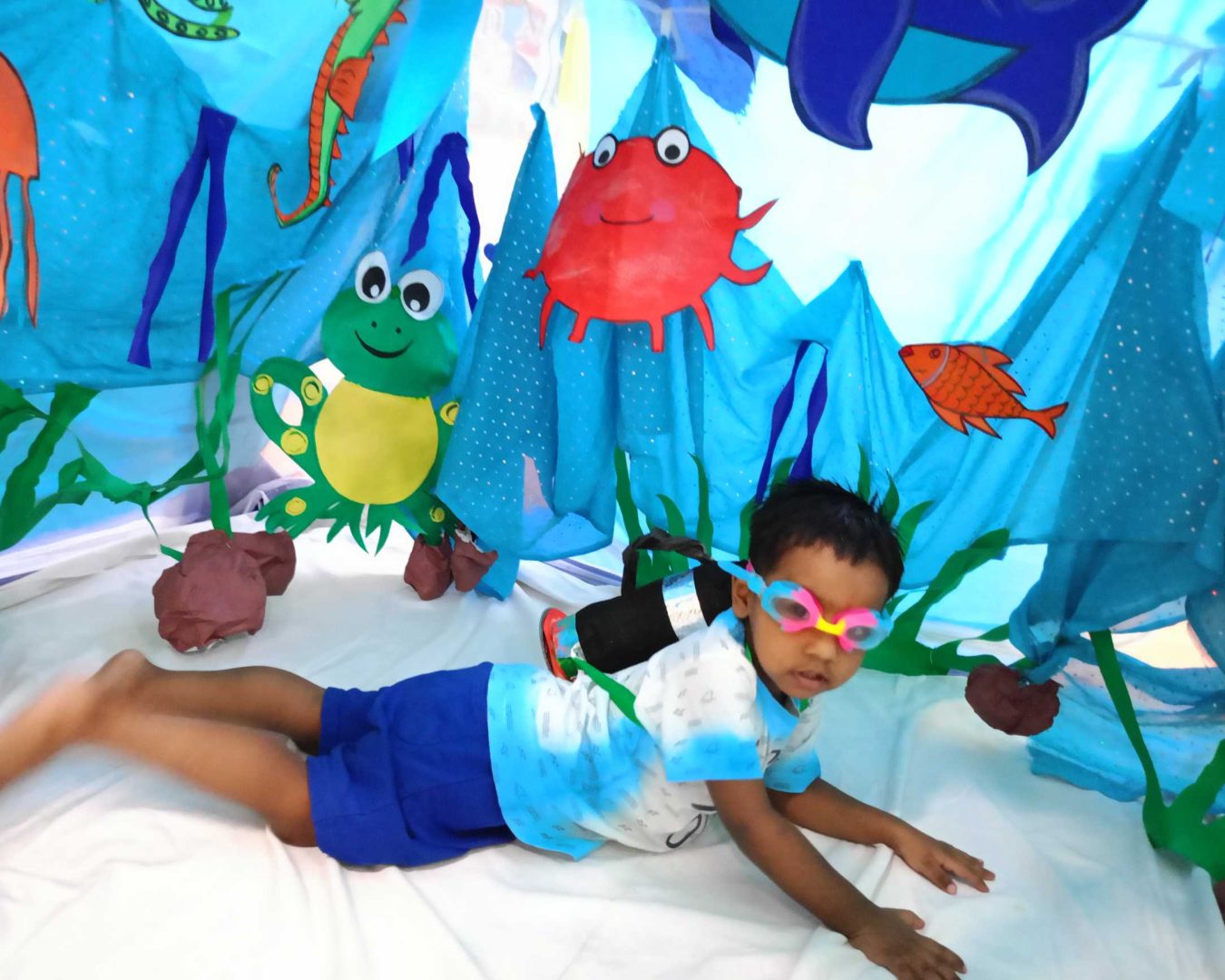 Under water dive imagination – Aryan Kids World Under water dive imagination - Aryan Kids World
